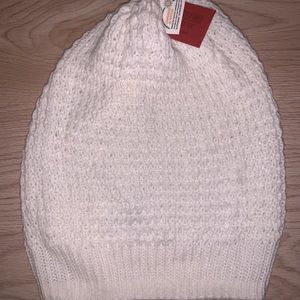 Mossimo Supply Co. Accessories - NWT Mossimo Beanie Winter Hat White Mossimo Supply Co. Accessories - NWT Mossimo Beanie Winter Hat White